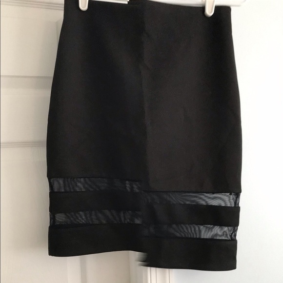 Sexy short pencil style skirt with mesh cutout - Picture 2 of 4